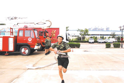建軍節(jié)，消防戰(zhàn)士這樣過