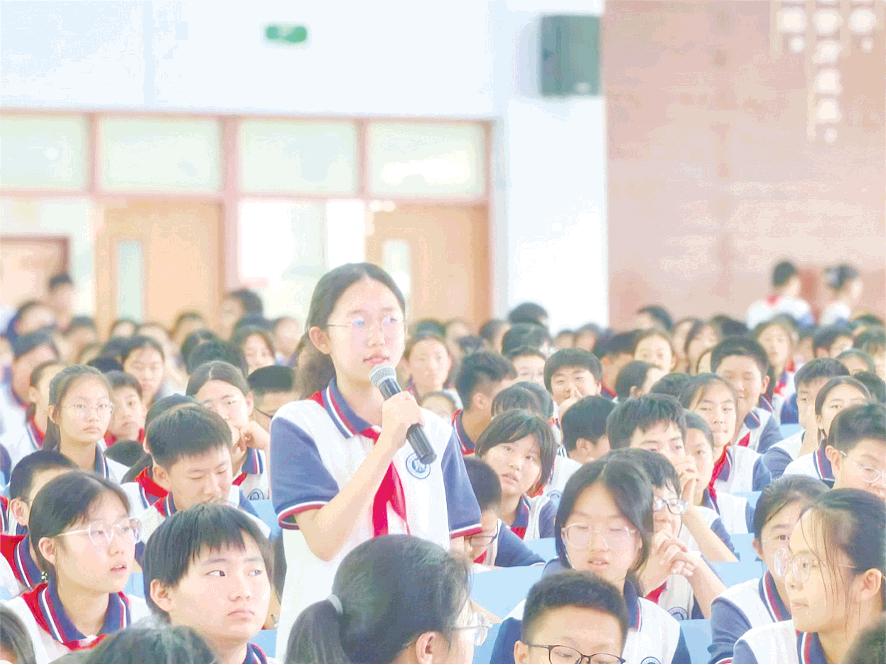 學(xué)子歸鄉(xiāng) 助力法治教育